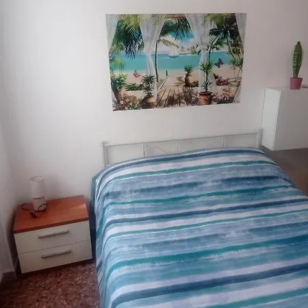 Da Enzo Centro A 5 Minuti A Piedi Dal Mare Affittacamere Imperia