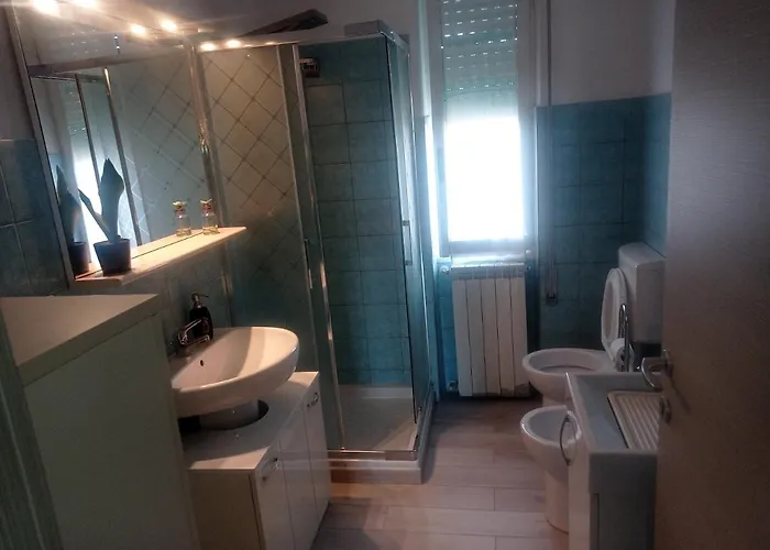 Πανσιόν Da Enzo Centro A 5 Minuti A Piedi Dal Mare Imperia